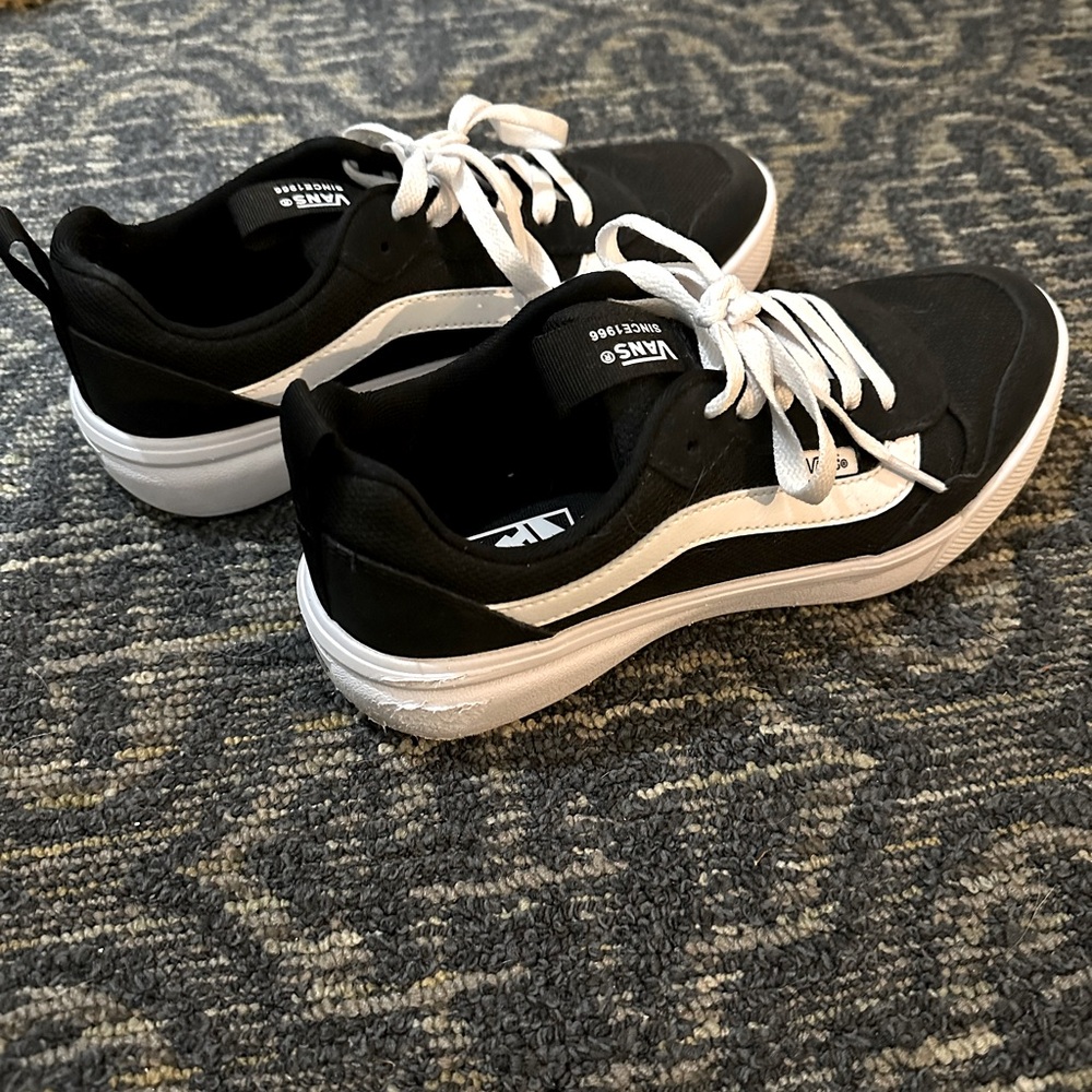 Vans Range EXP low top sneakers, great condition